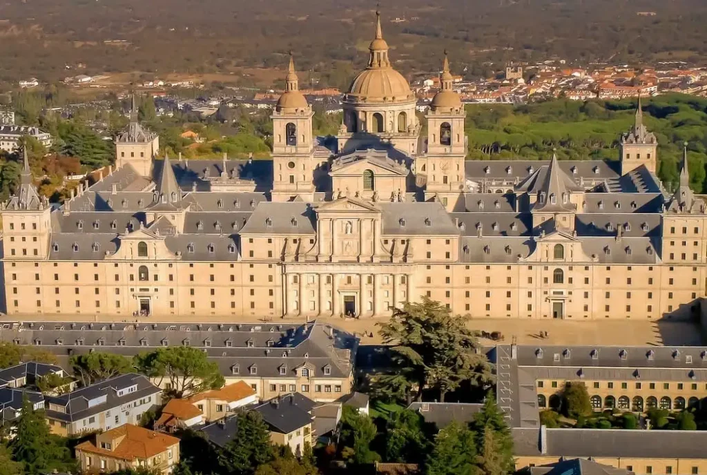 La imagen actual no tiene texto alternativo. El nombre del archivo es: monasterio_del_escorial_humedades-e1754512711732.webp